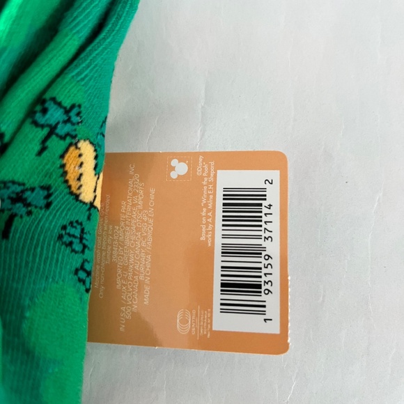 Disney Winnie The Pooh Green Crew Socks St. Patrick’s Day NWT - Picture 4 of 4